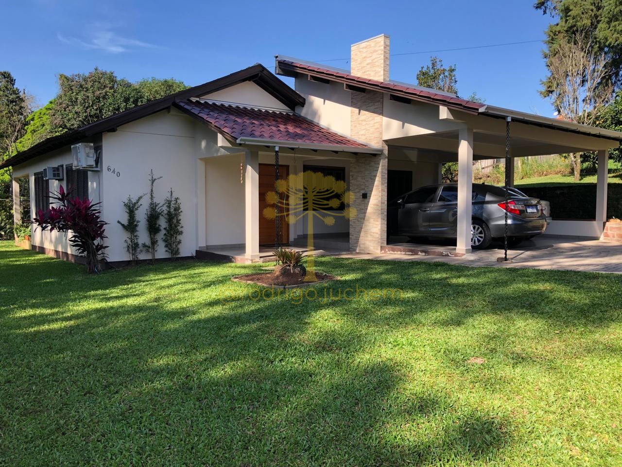 Casa com terreno amplo, churrasqueira e espaço verde em Lomba Grande, Novo Hamburgo
